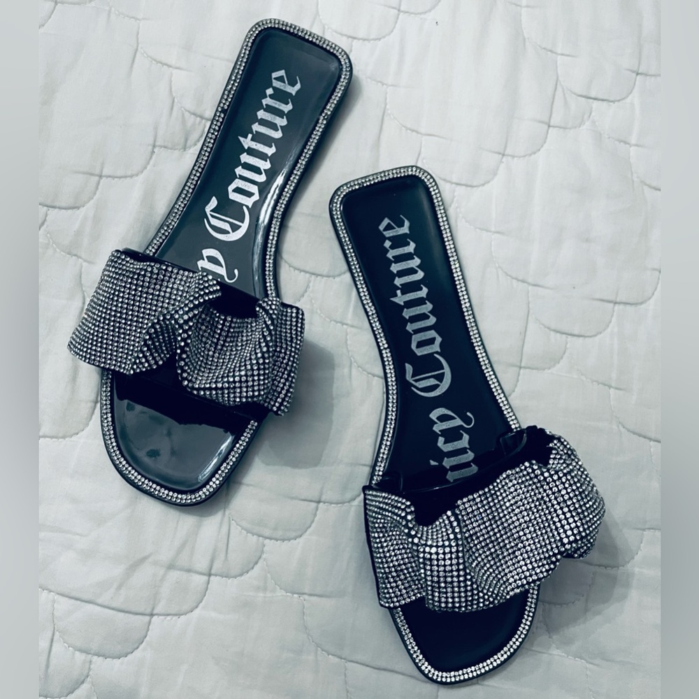 ⭐️HOST PICK⭐️ BNWOT JUICY COUTURE BLACK WITH SILVER BLING SLIDES  size  9